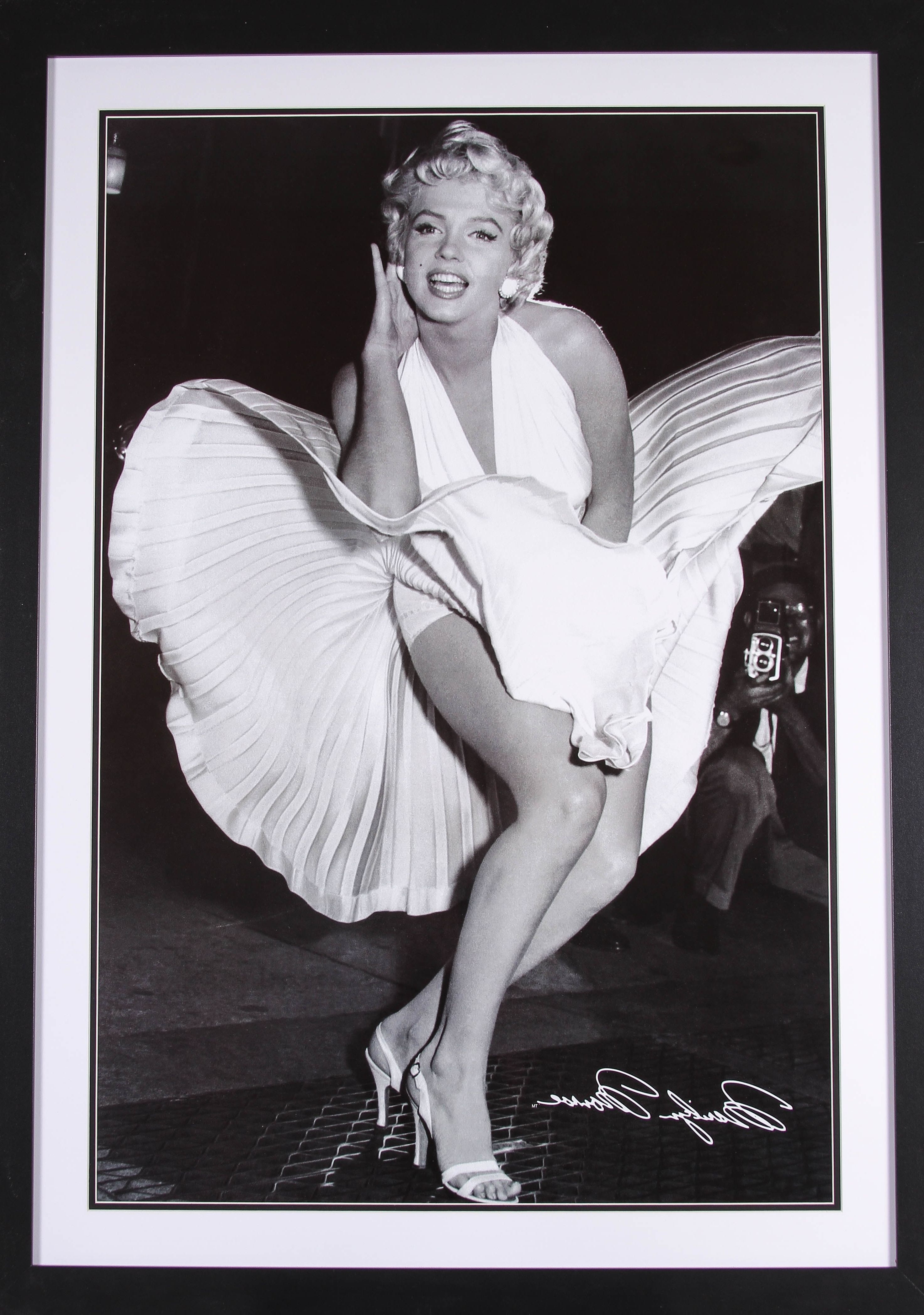Best And Newest Marilyn Monroe Framed Wall Art Intended For Home Accessories: Marilyn Monroe Framed Pictures And Marilyn (View 1 of 15)