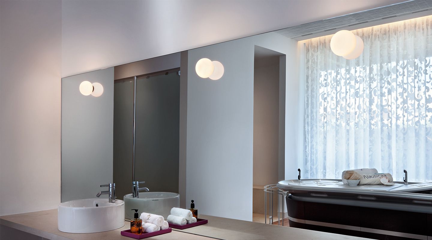 2020 Floor To Ceiling Wall Mirrors With Mini Glo Ball Ceiling/wall Mirror Lampe (View 15 of 20)