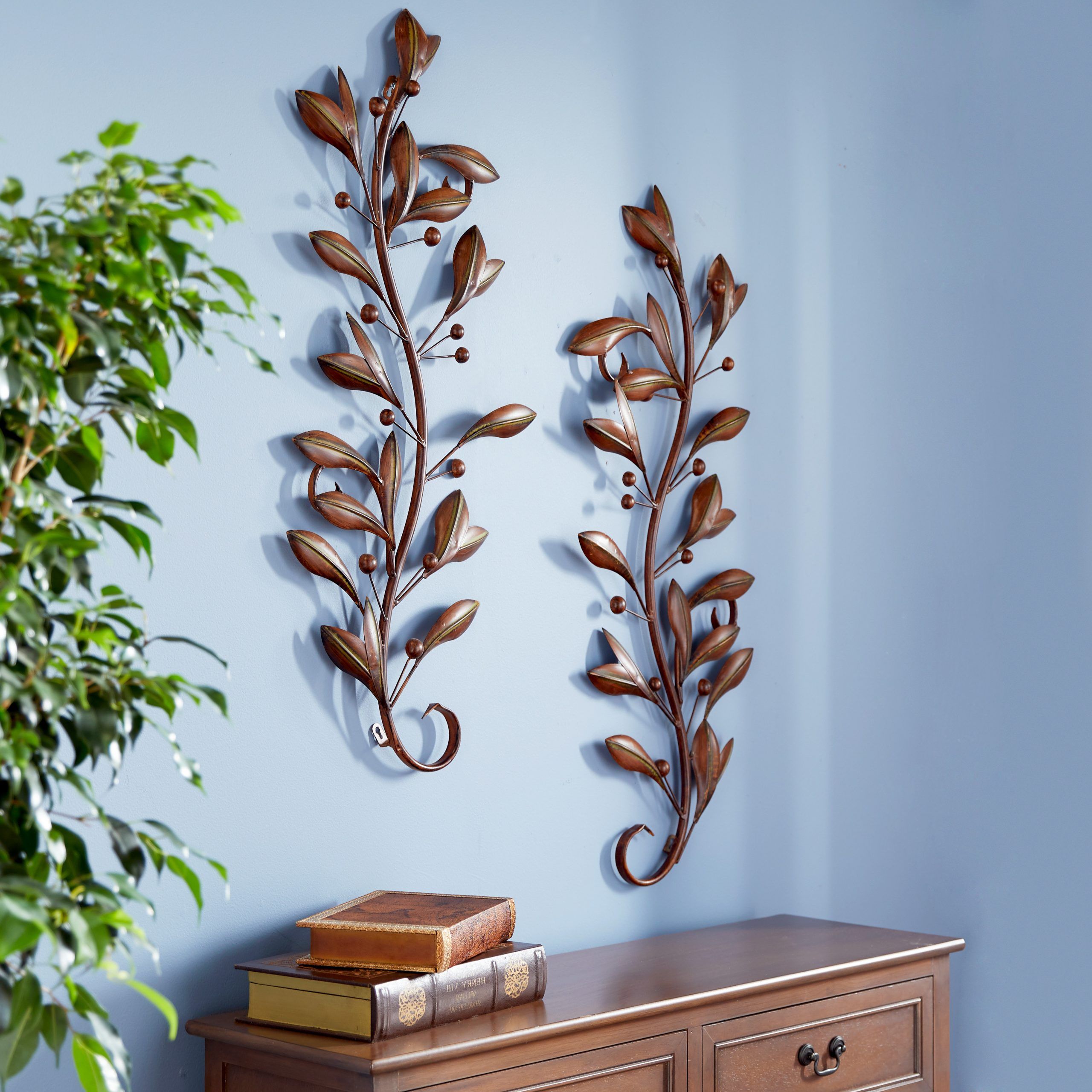Decmode Indoor Brown Iron Botanical Wall Decor, Set Of 2 – Walmart In Well Liked Metal Leaf With Berries Wall Décor (View 18 of 20)