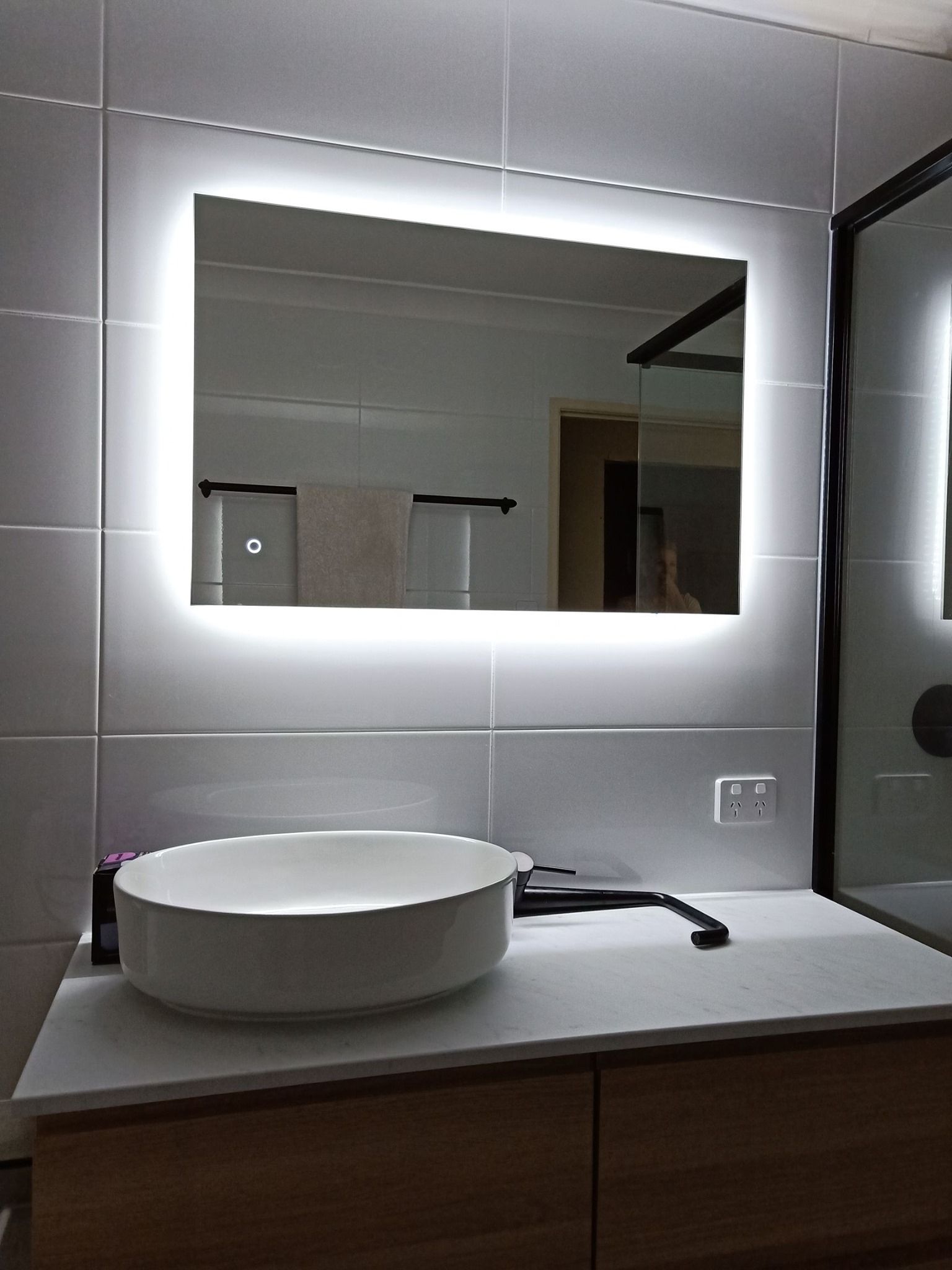 Back Lit Oval Led Wall Mirrors Intended For Famous Luxe Rectangle Backlit Led Mirror With Demister (View 7 of 15)