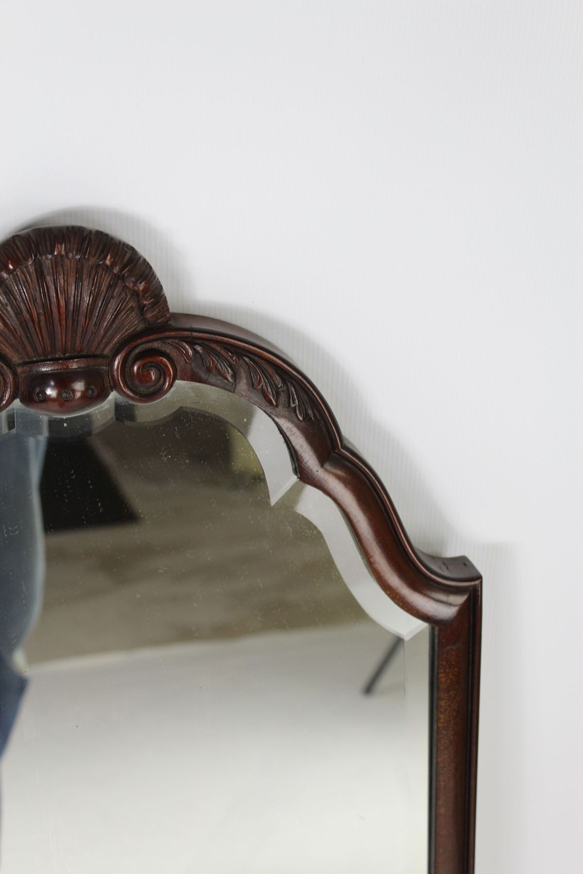 Dark Mahogany Wall Mirrors Within Best And Newest Vintage Carved Mahogany Framed Mirror (View 9 of 15)