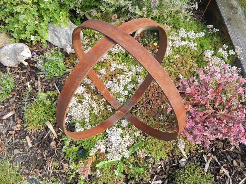 Layered Rings Metal Wall Art With Regard To 2017 Rusty Metal Ring Sculpture / Garden Rings Rustic Sculpture / (View 2 of 15)