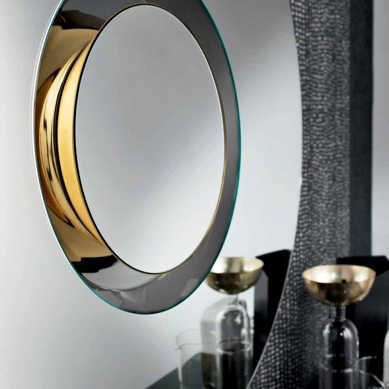Round Wall Mirror With Golden Ring Centerpiece Design For Fashionable Golden Voyage Round Wall Mirrors (View 13 of 15)