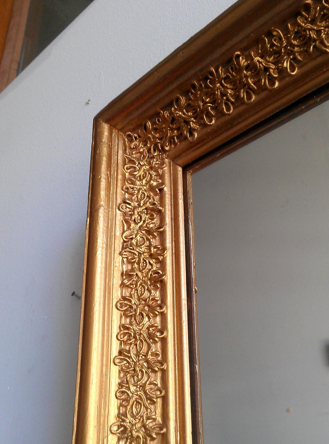 Antique Gold Scallop Wall Mirrors Pertaining To Favorite Large Gold Wall Mirror In Vintage Wood Frame 2519 Inches (View 10 of 15)