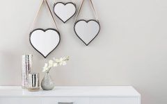 2 Piece Heart Shaped Fan Wall Decor Sets